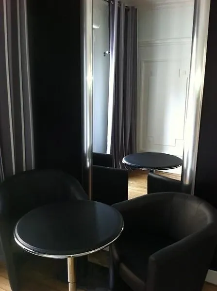 Home In Paris Frankreich
