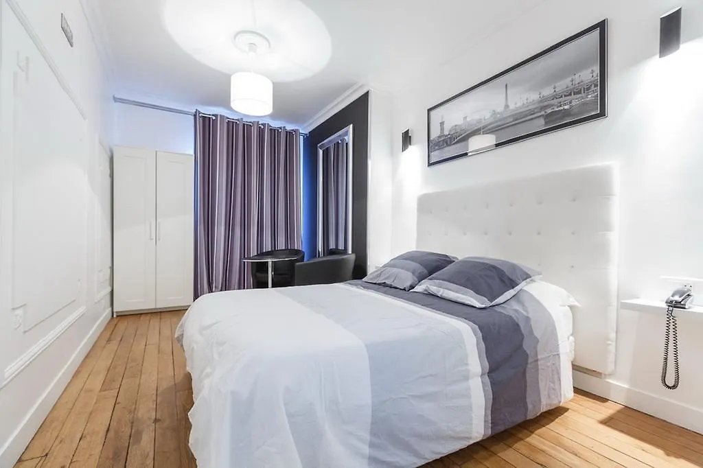 Home In Paris Apartment